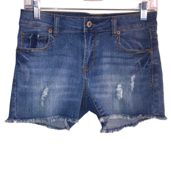 Caffeine Pants - 🔴 4/$15 New distressed blue medium wash denim shorts with raw hem in size S NWT